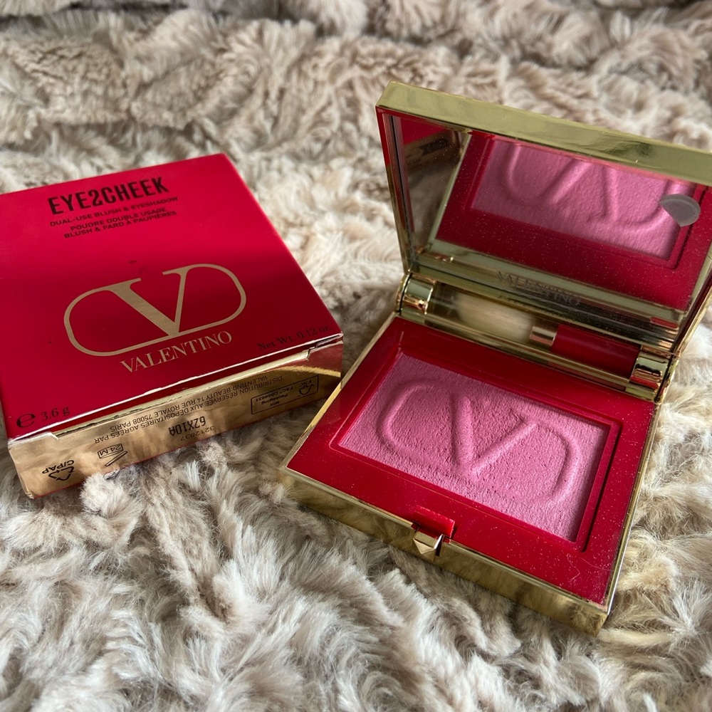 Valentino EYE2CHEEK